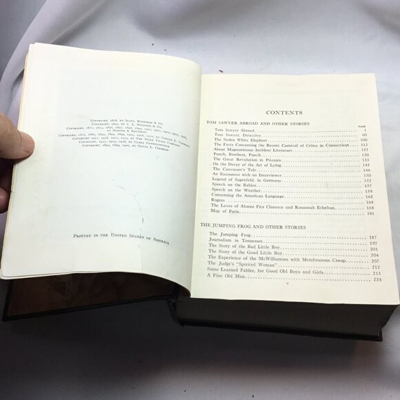 The Complete Short Stories and Famous Essays of Mark Twain, One Volume Edition - Picture 8 of 14